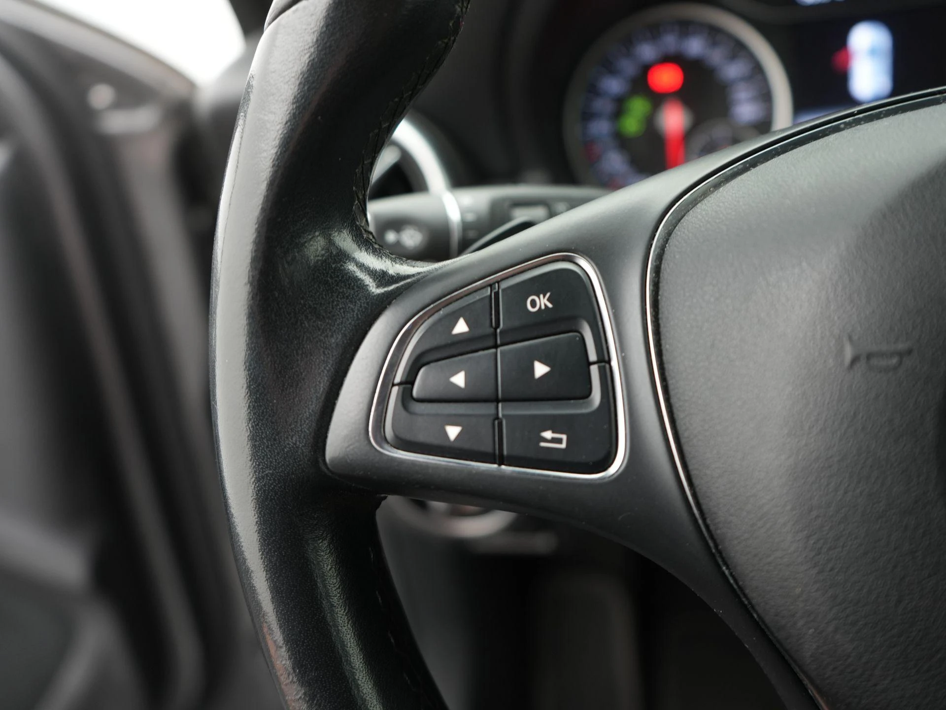 Mercedes-Benz-A-Klasse-image-18