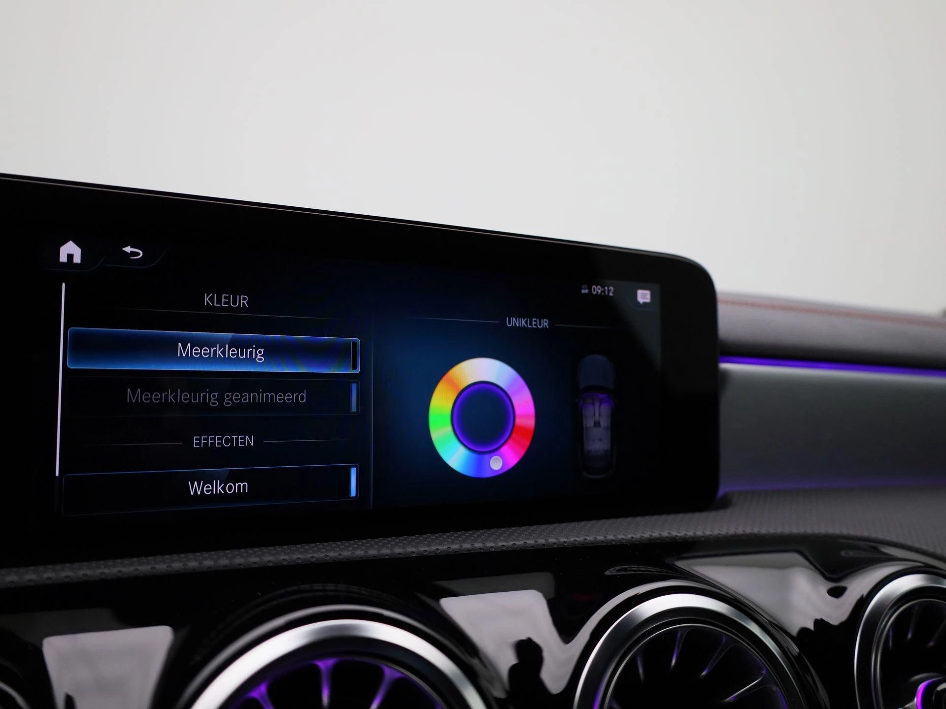 Mercedes-Benz-CLA-image-29
