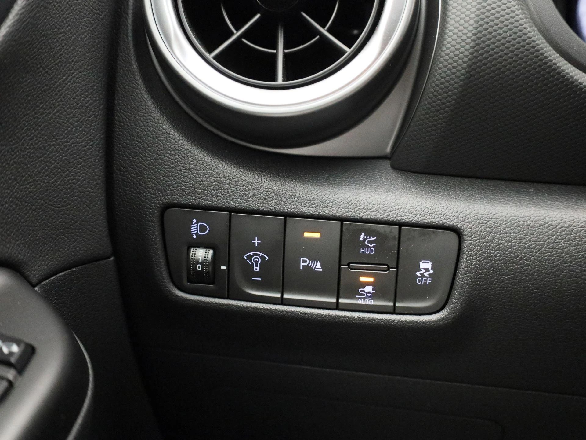 Hyundai-Kona-image-23