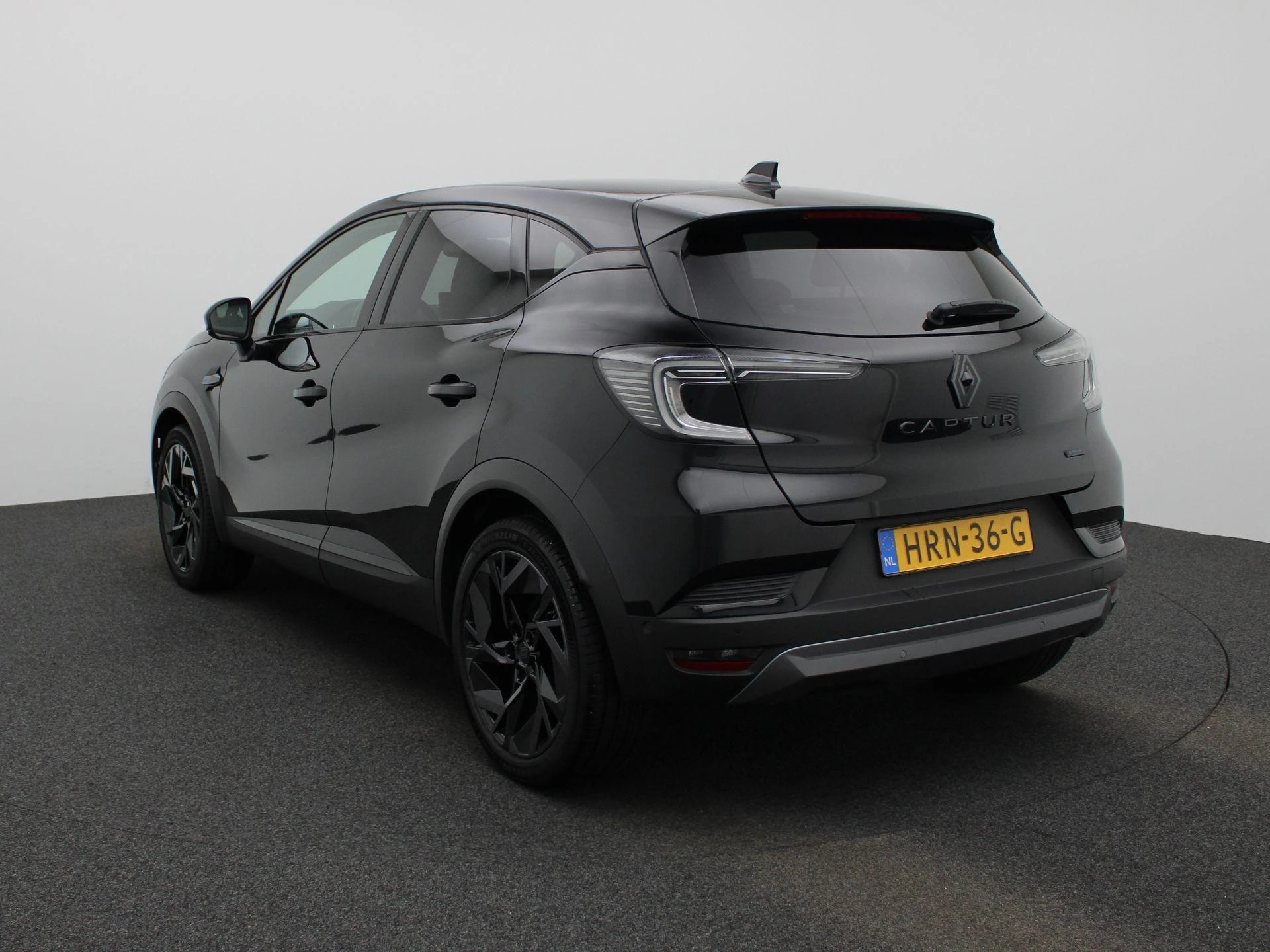 Renault-Captur-image-1