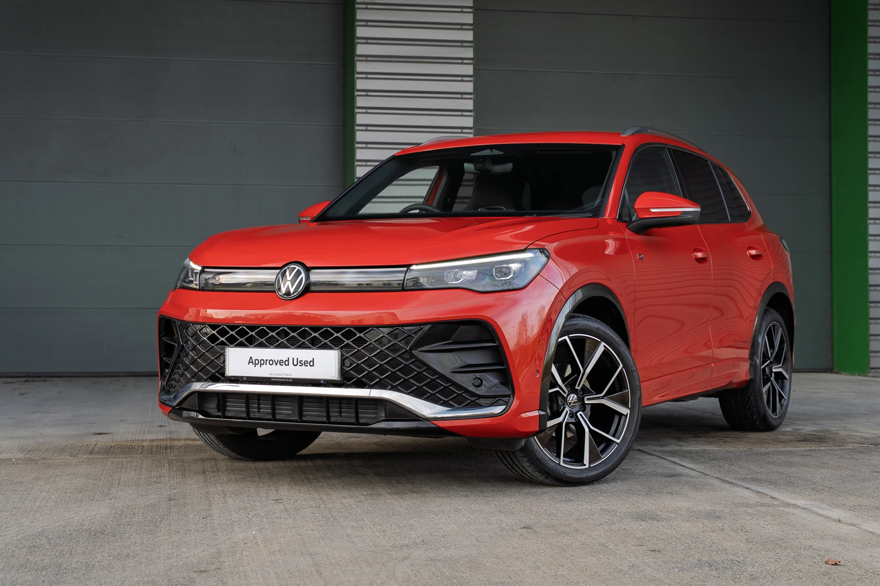 Volkswagen-Tiguan-image-19