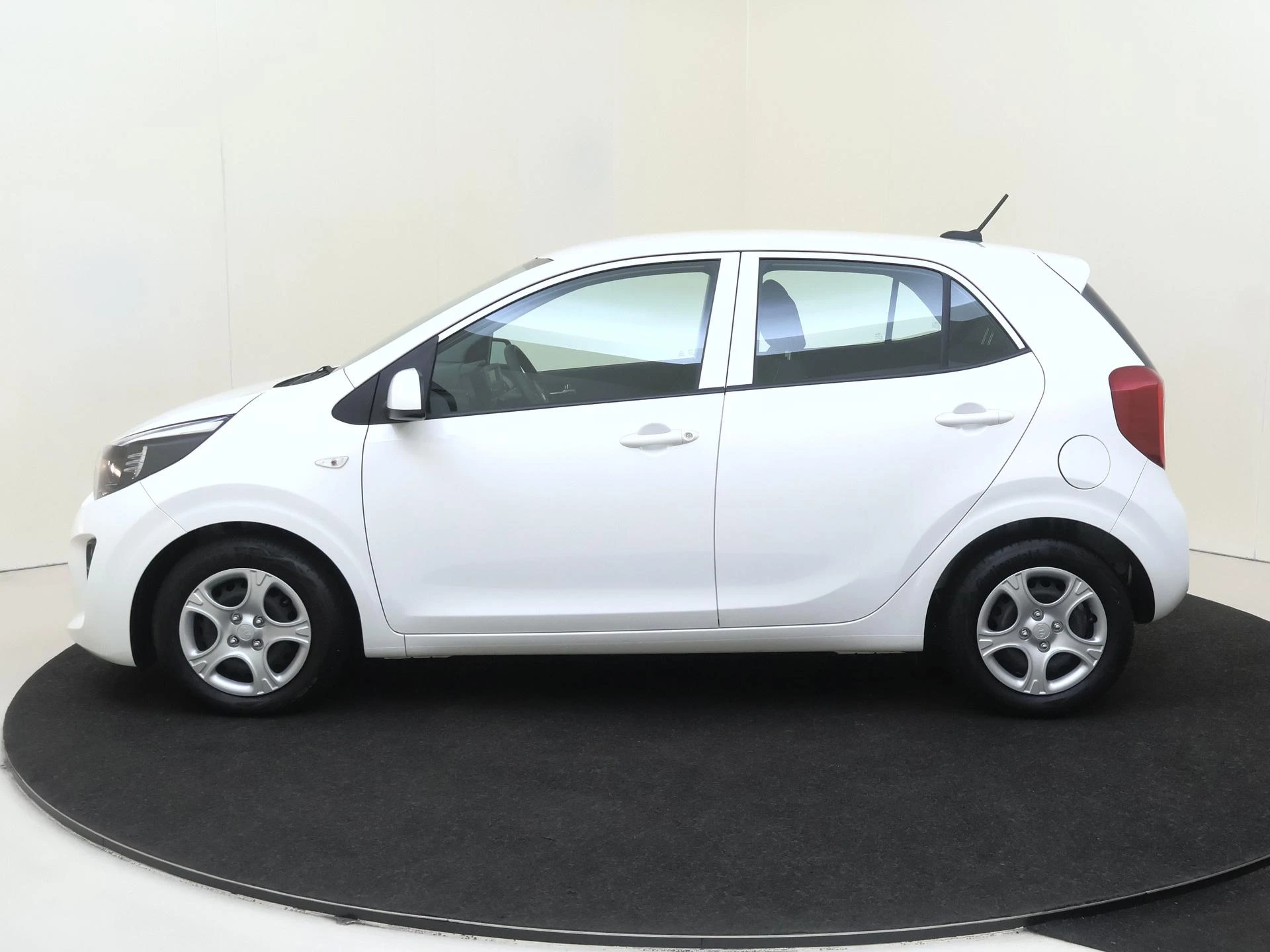 Kia-Picanto-image-7