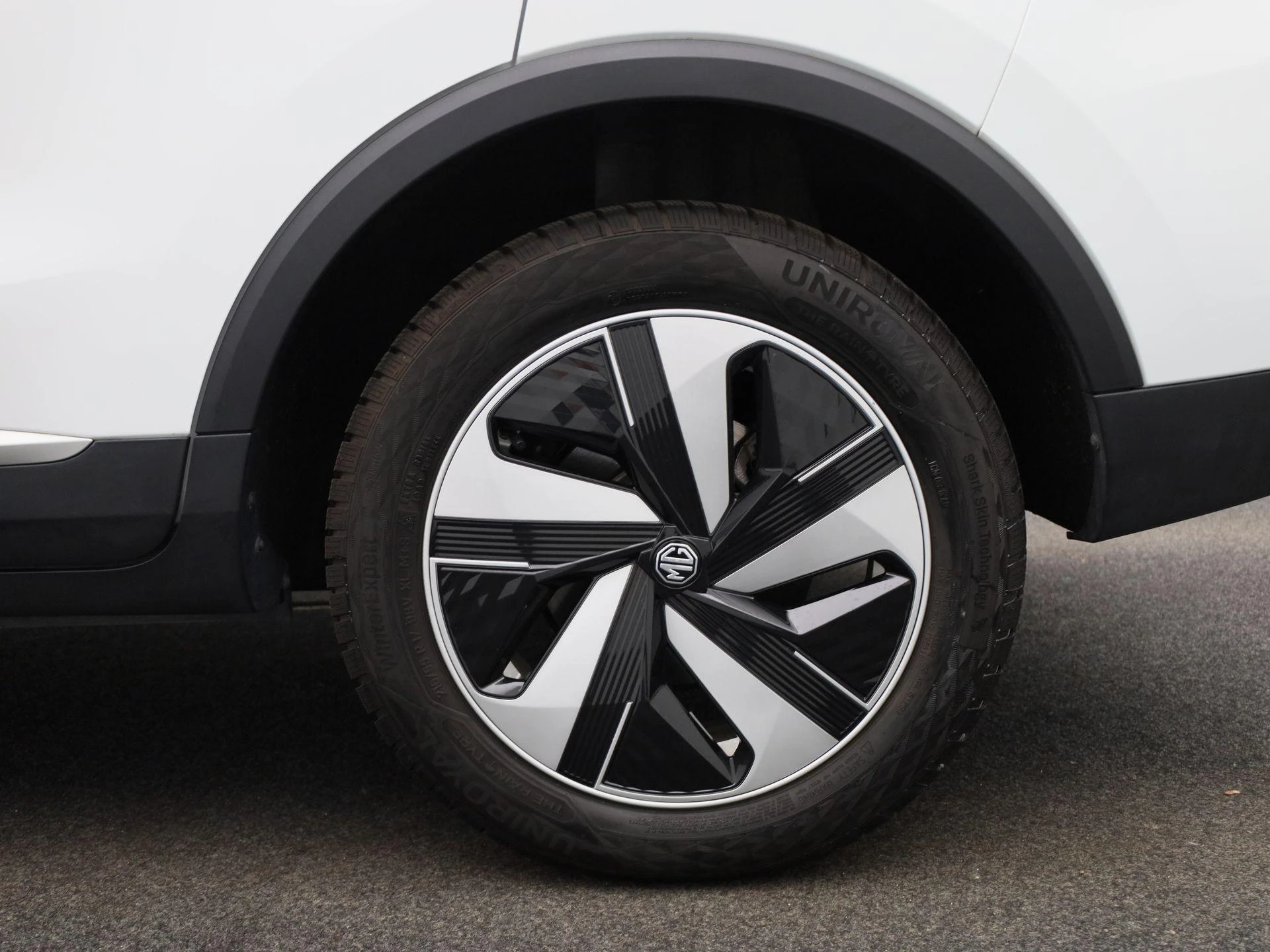 MG-ZS-image-12