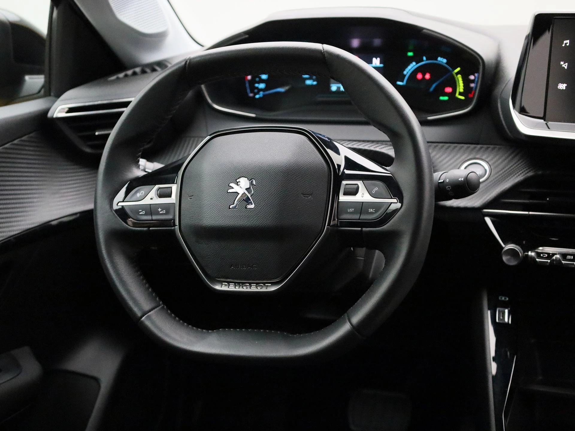 Peugeot-e-208-image-9