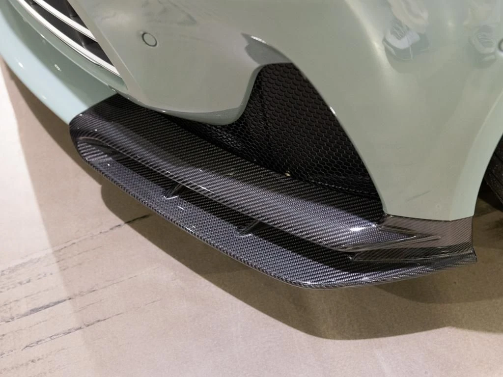 Aston Martin-DB12-image-15
