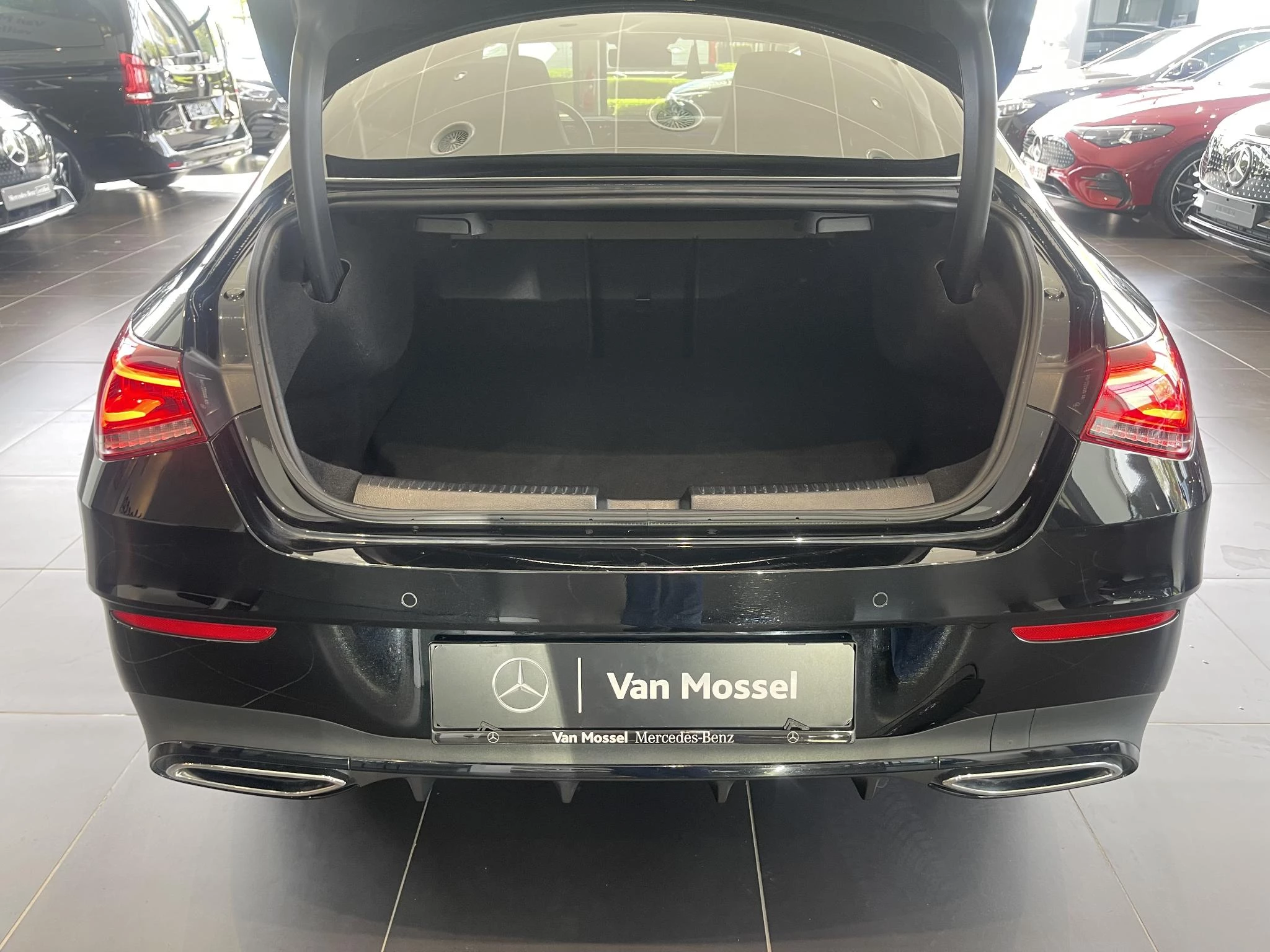 Mercedes-Benz CLA 250 e AMG Line + LEDER + CARPLAY + BURMESTER + MULTIBEAM LED +