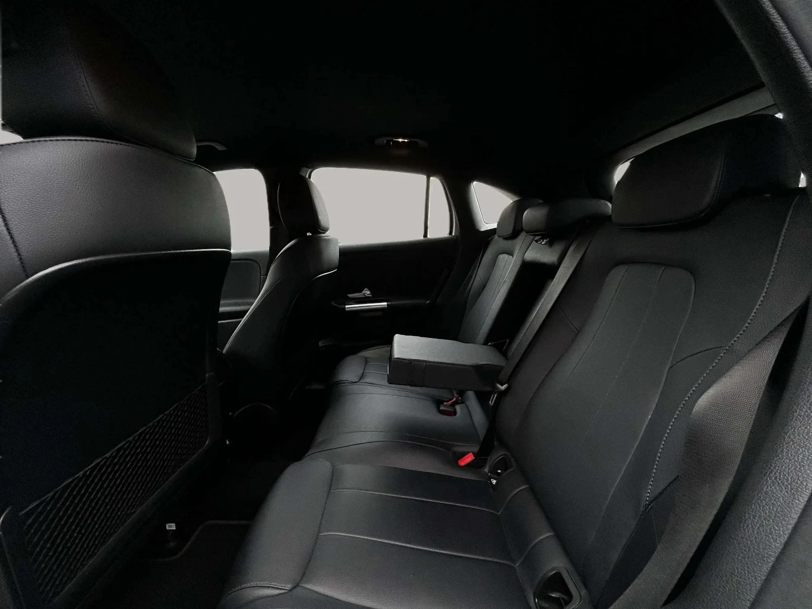 Mercedes-Benz-EQA-image-12