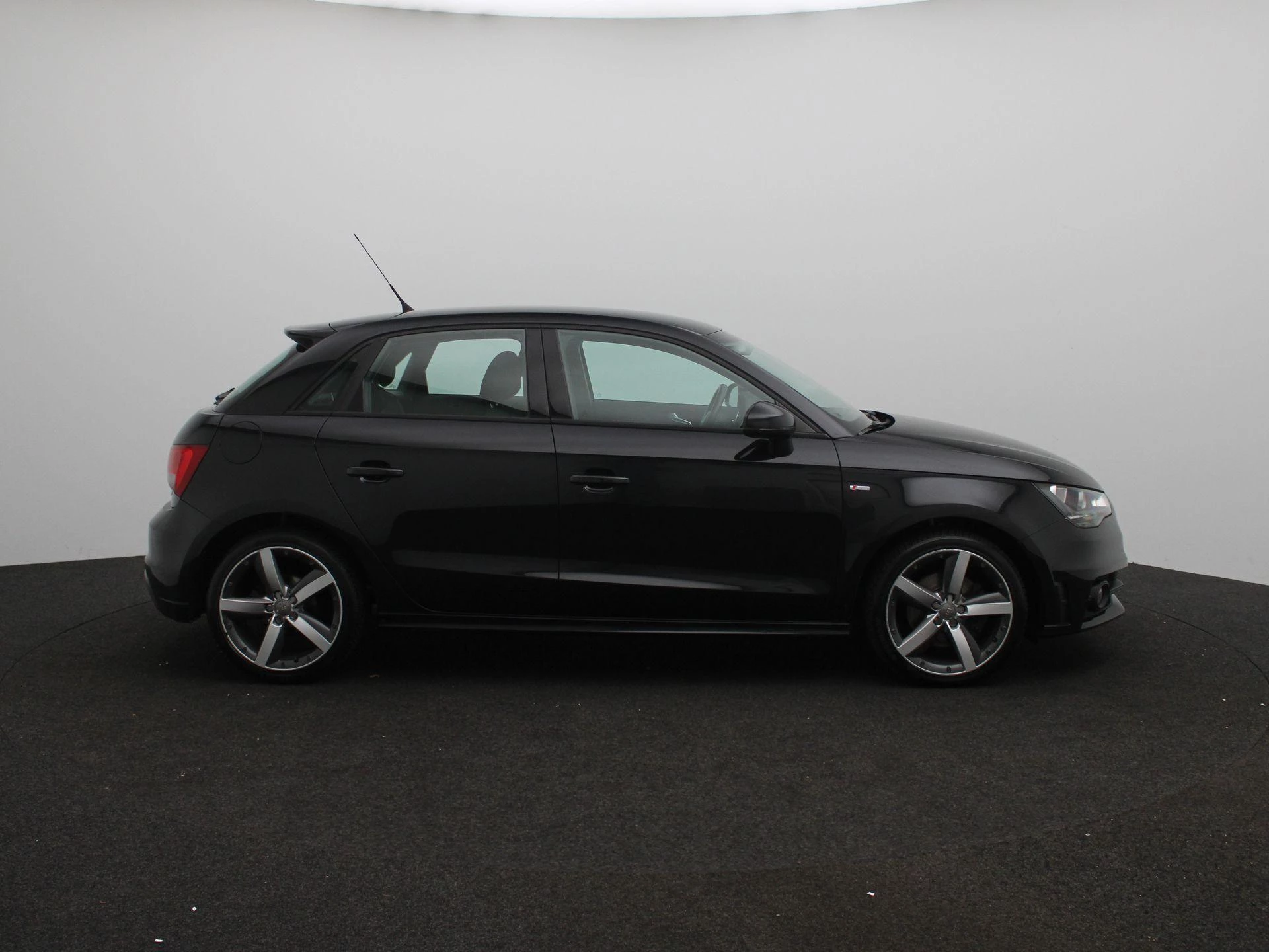 Audi-A1 Sportback-image-6