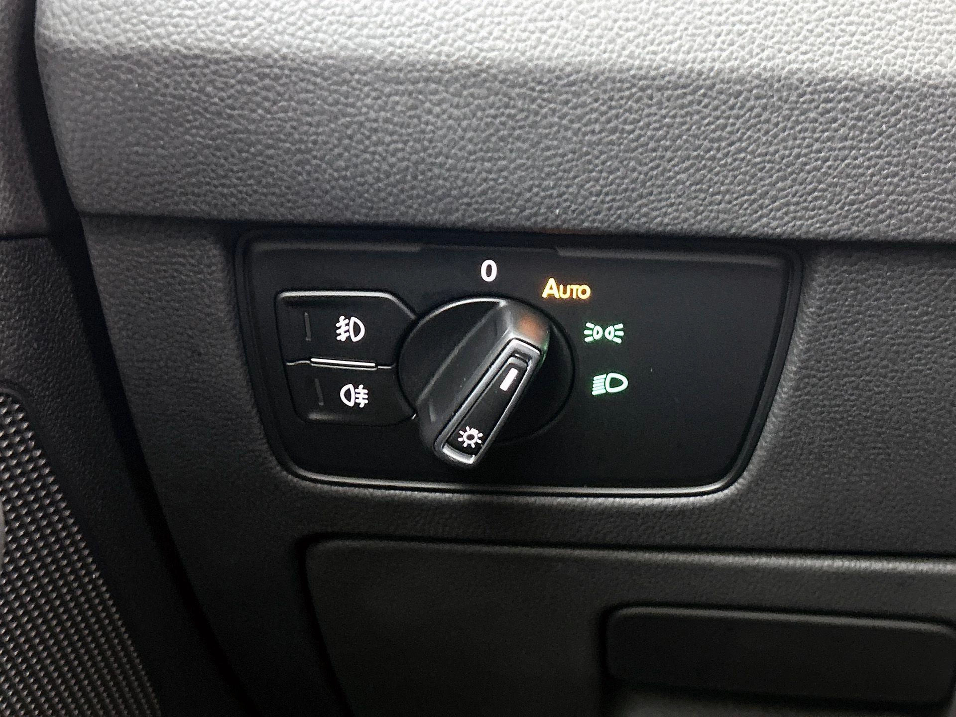 Volkswagen-Passat-image-38