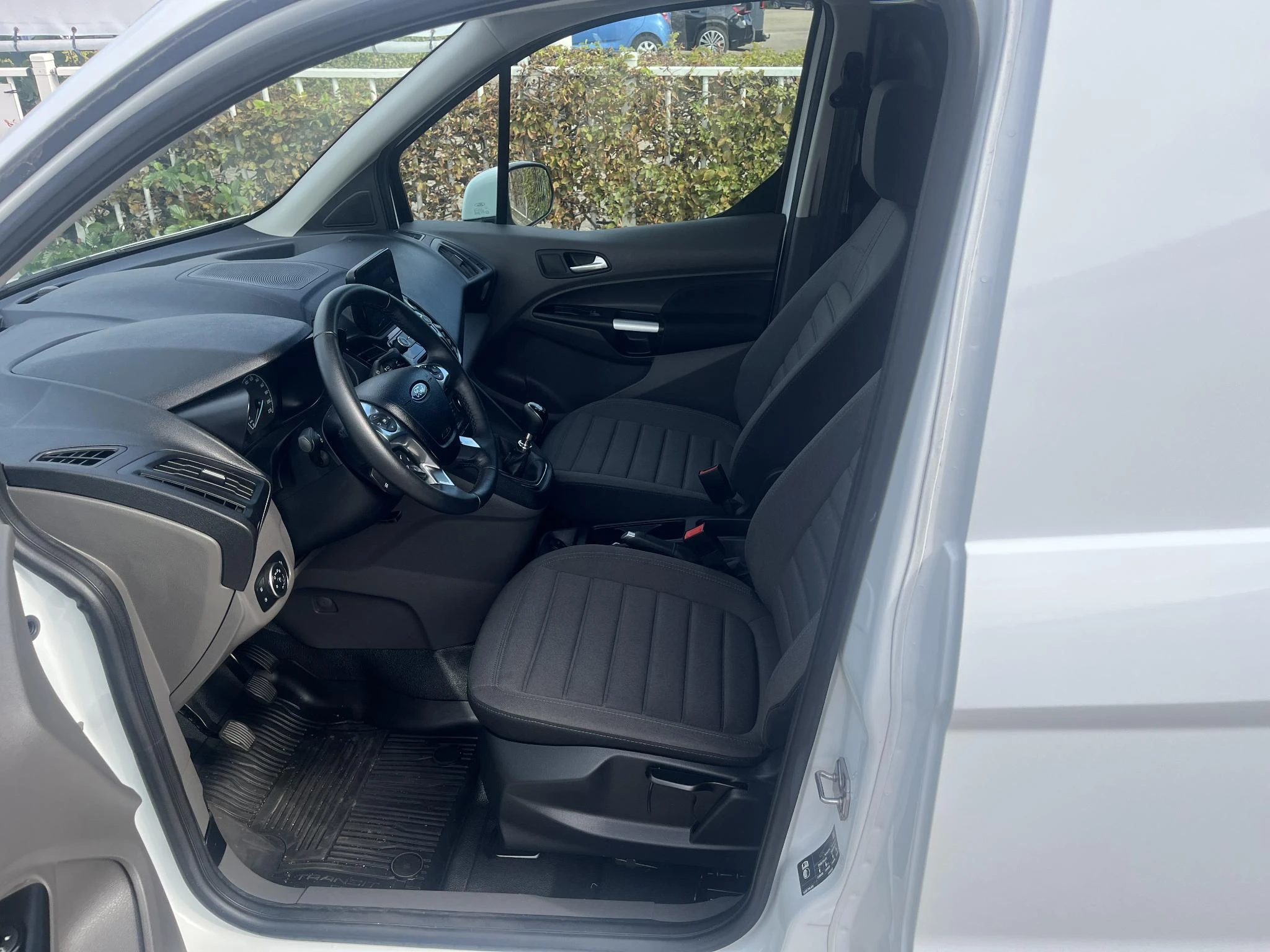 Ford-Transit Connect-image-13