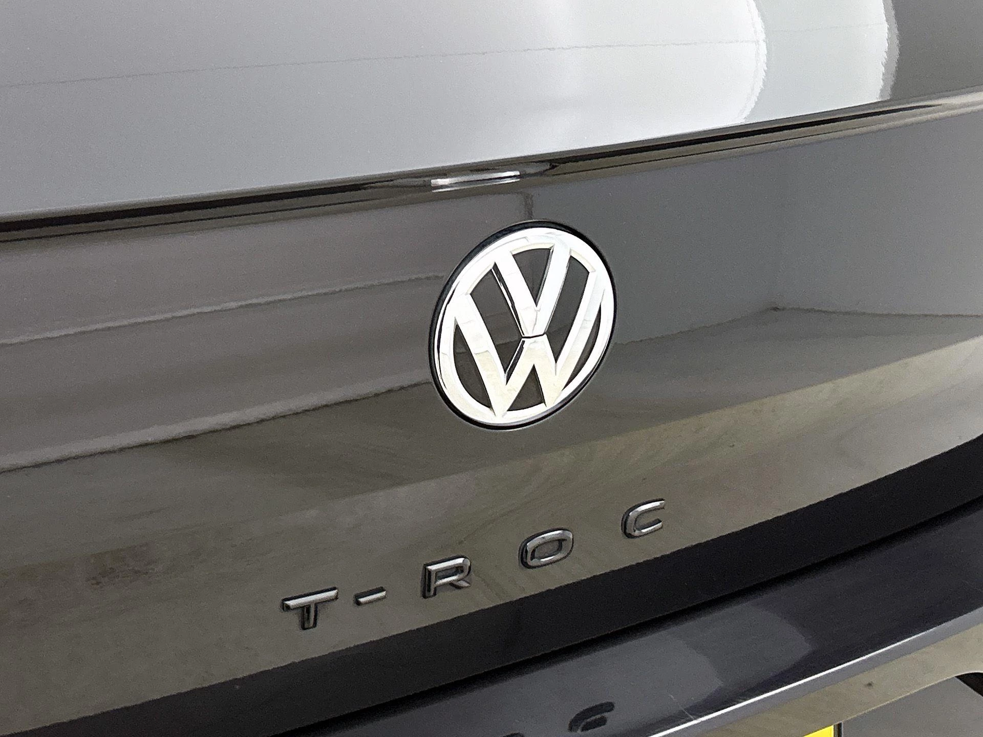 Volkswagen-T-Roc-image-13