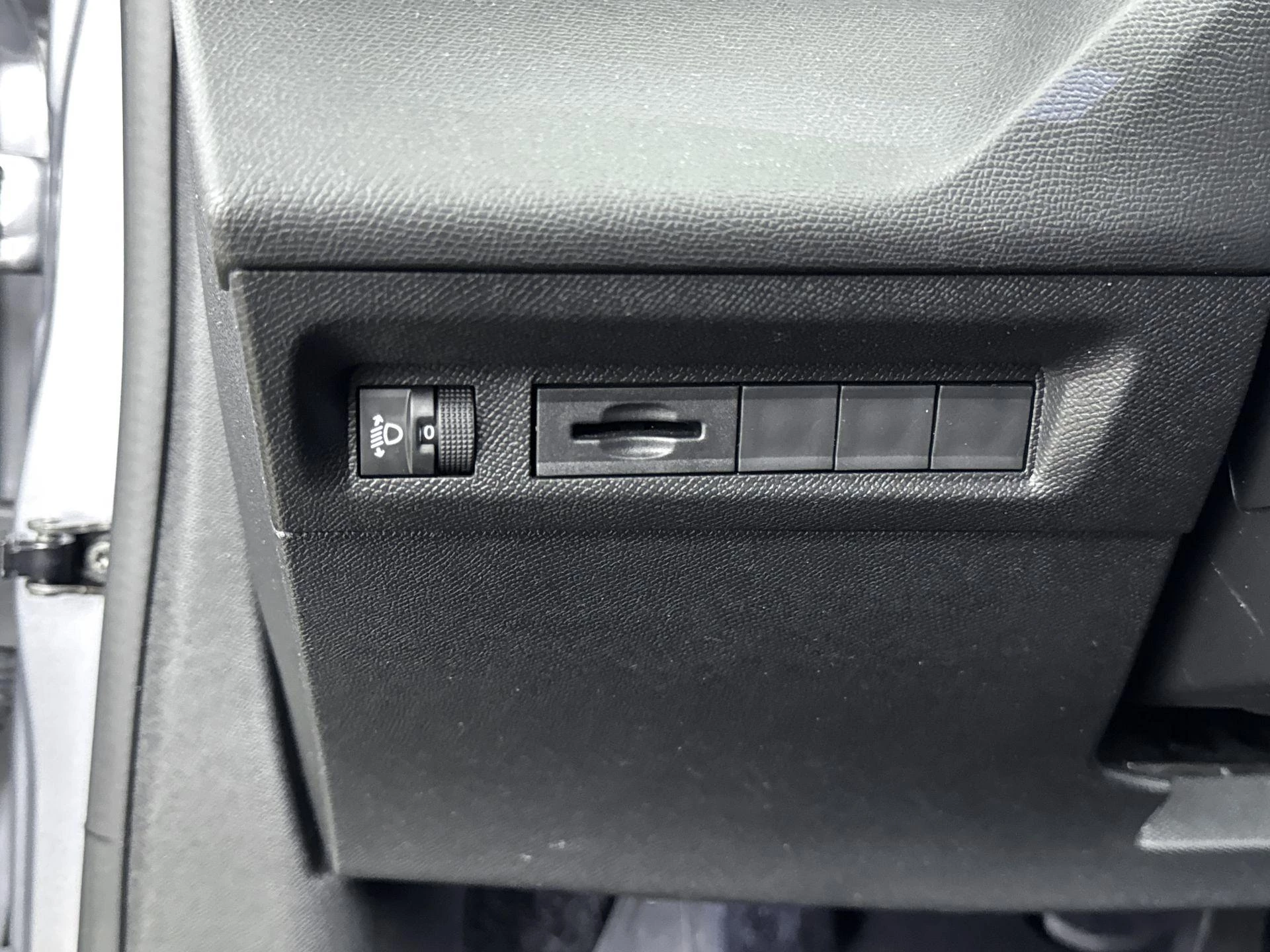 Peugeot-308-image-23