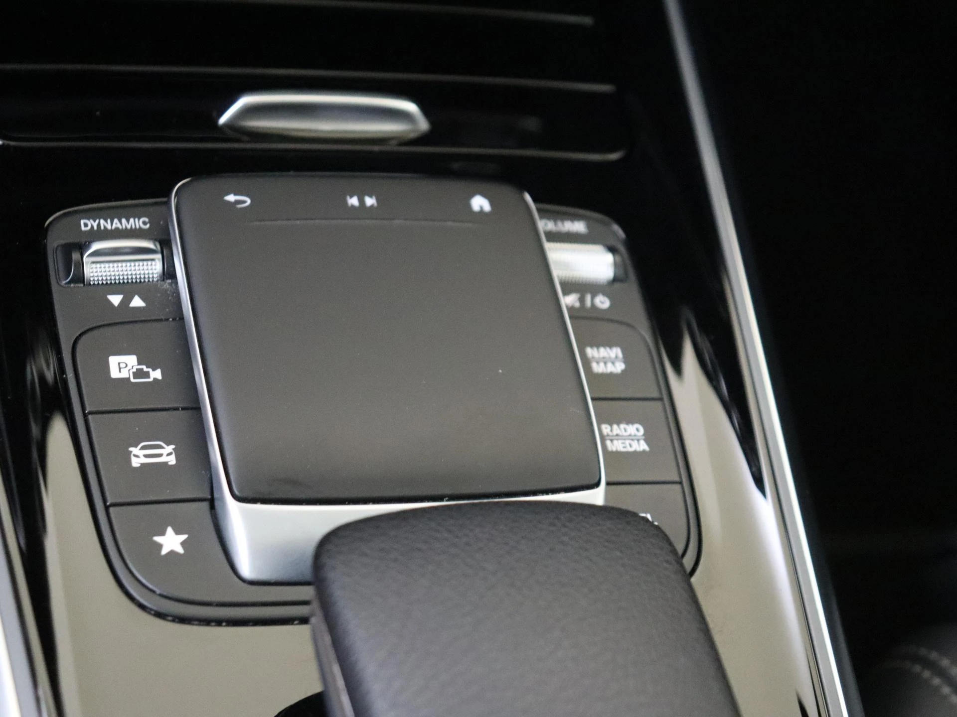 Mercedes-Benz-EQA-image-20