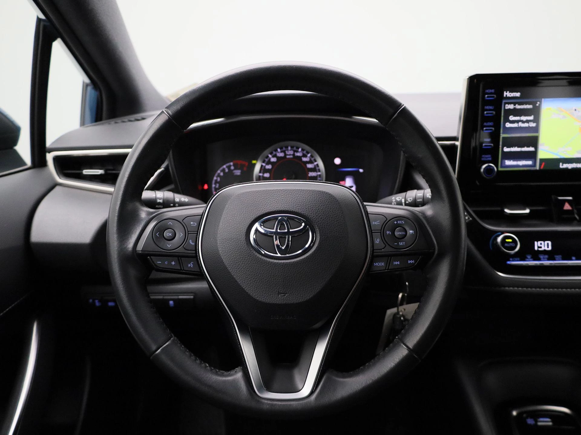 Toyota-Corolla Touring Sports-image-6