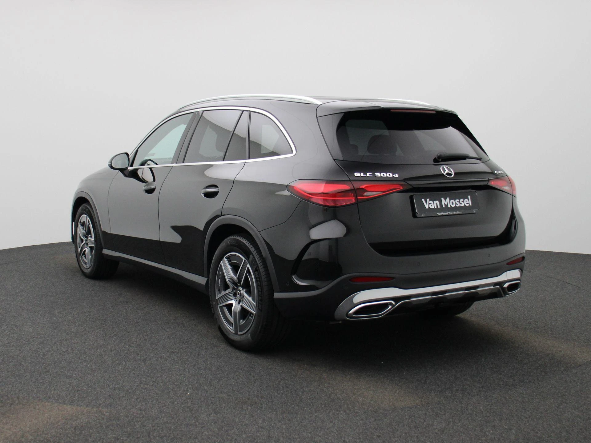 Mercedes-Benz-GLC-image-1