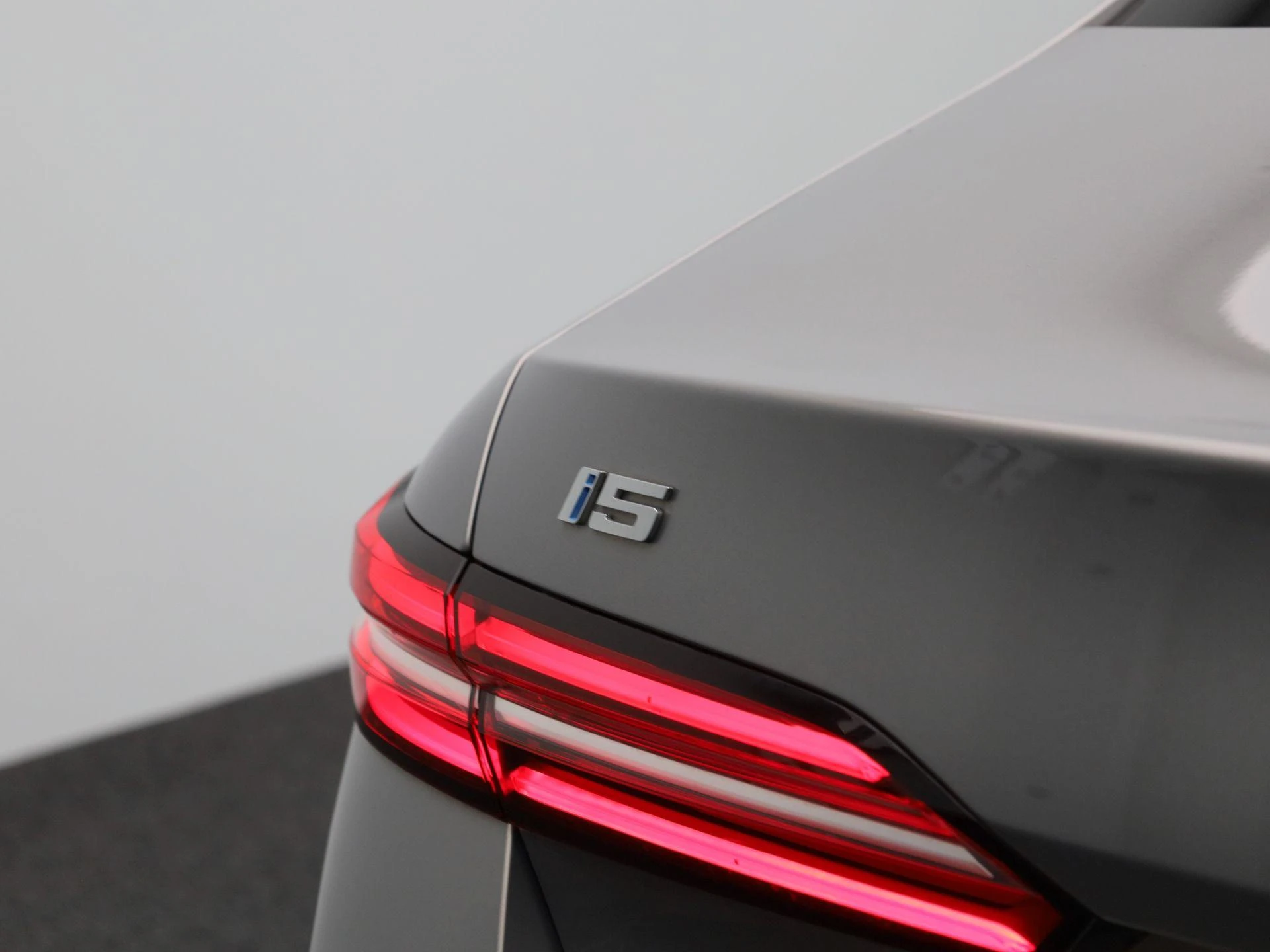 BMW-i5-image-50