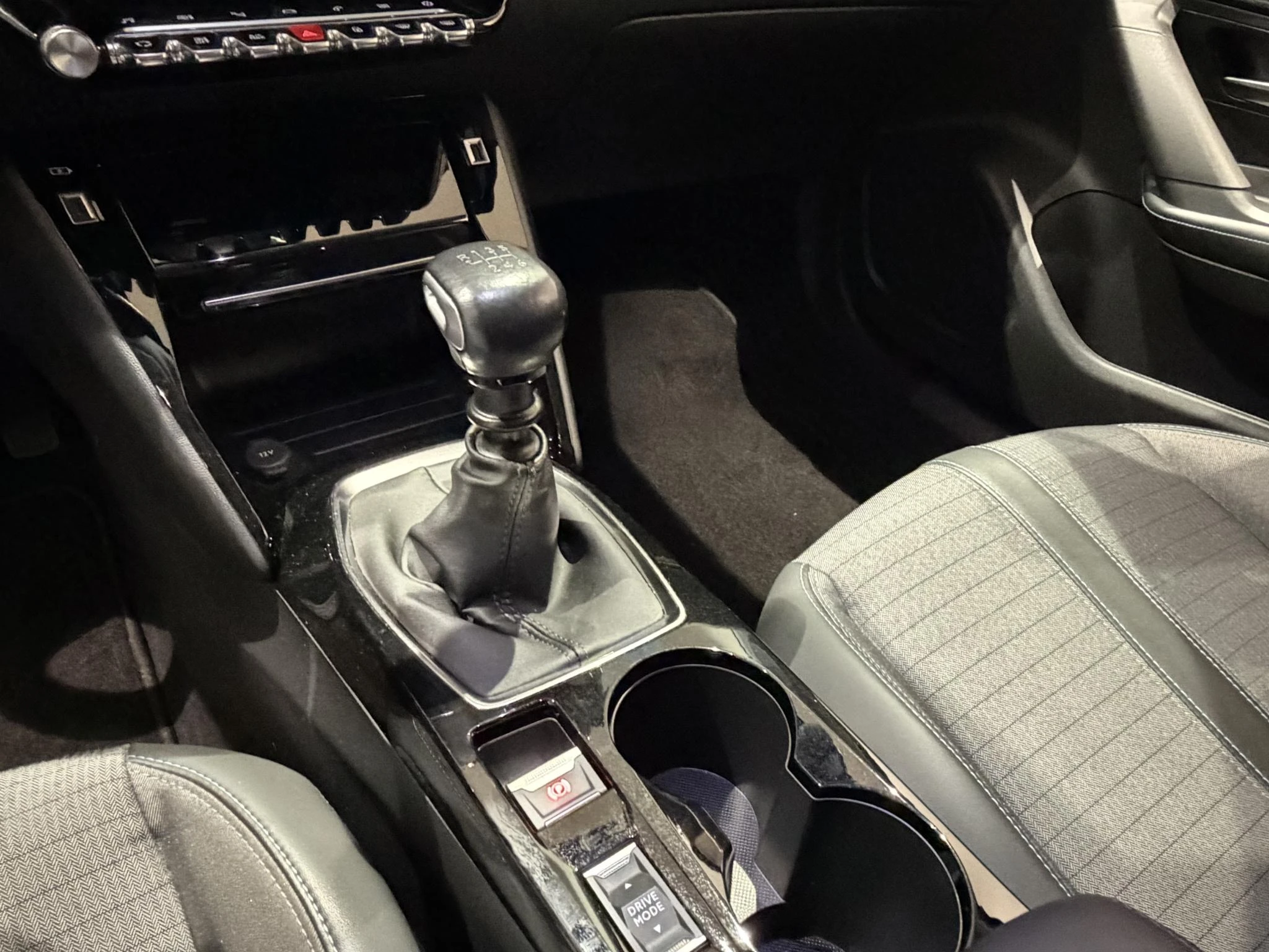 Peugeot-2008-image-13