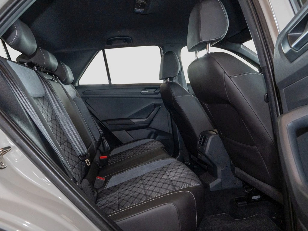Volkswagen-T-Roc-image-8