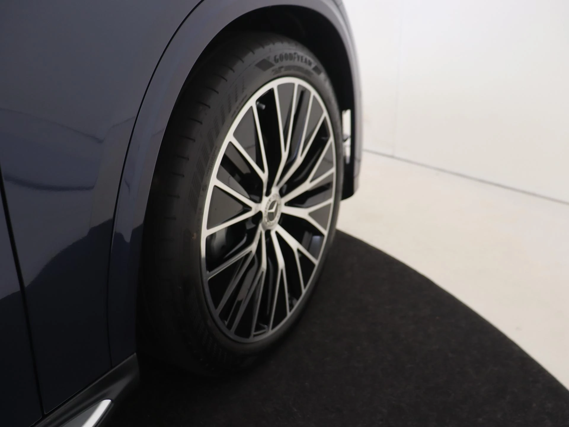 Mercedes-Benz-GLC-image-28