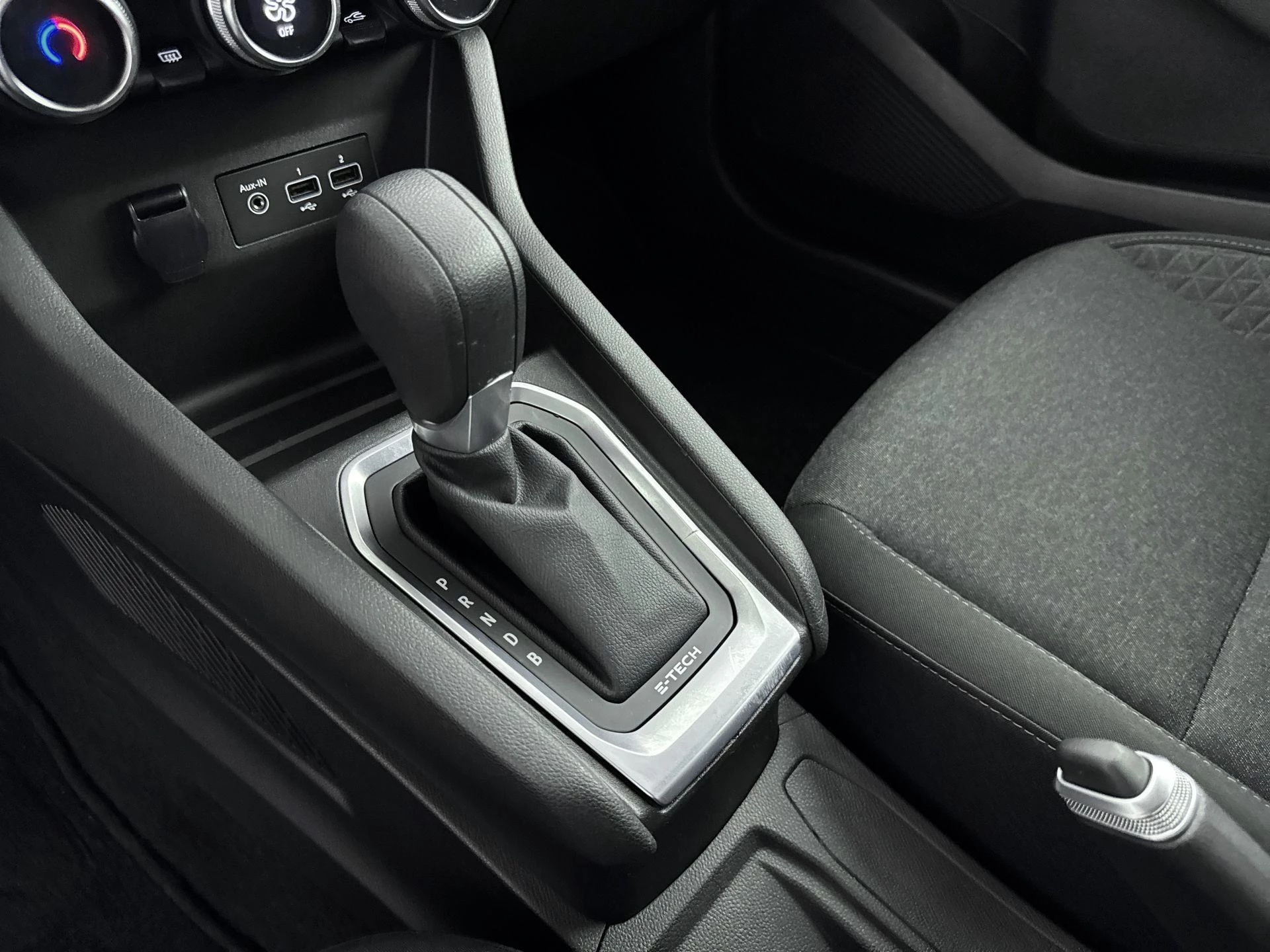 Renault-Clio-image-13