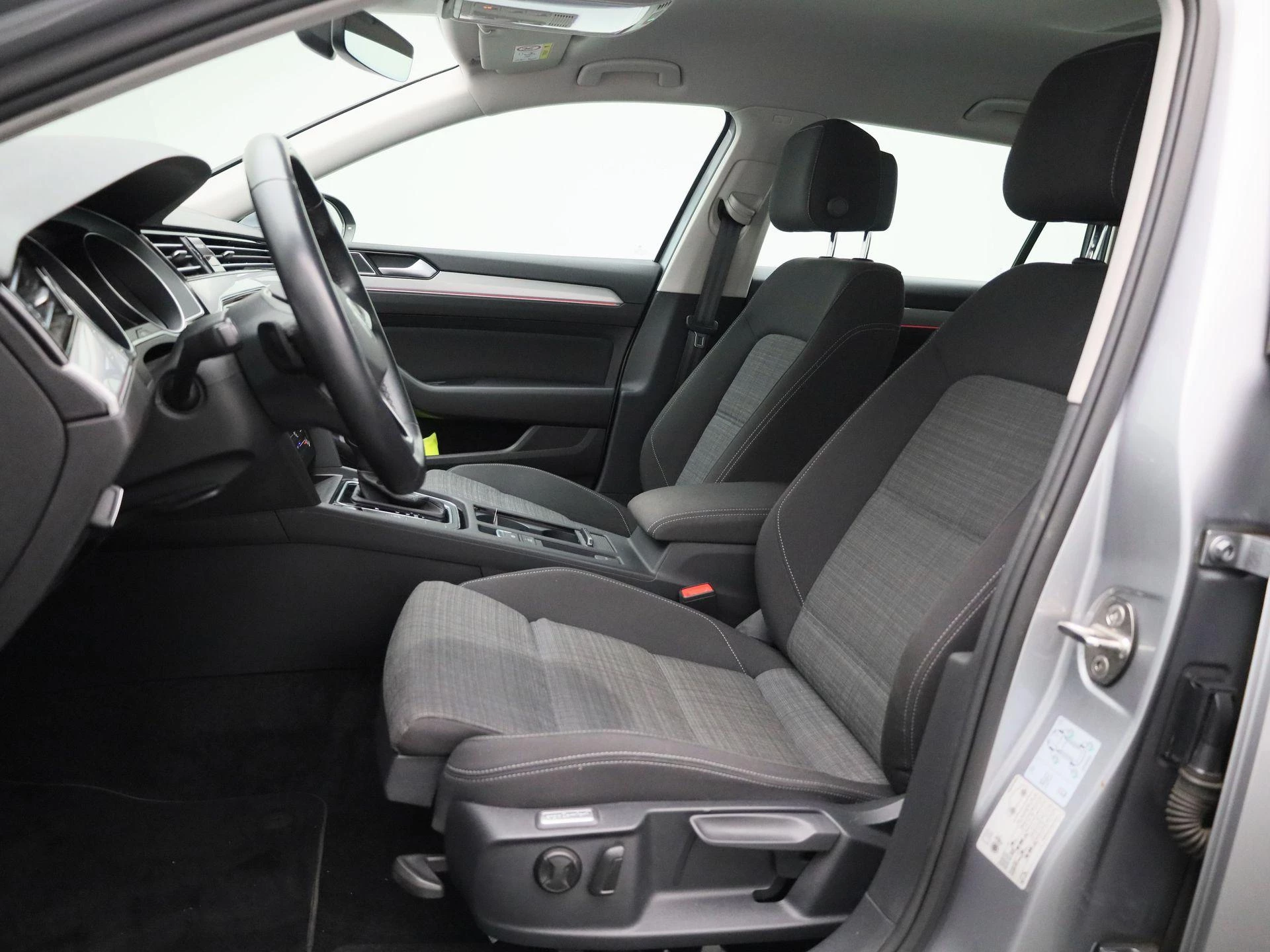 Volkswagen Passat Variant 2.0 TDI 90kW DSG Style Business Elektrische kofferklep | Camera | Adapt cruise