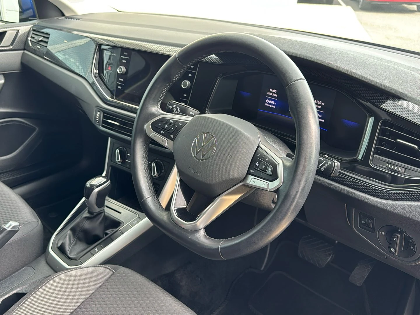 Volkswagen-Polo-image-19