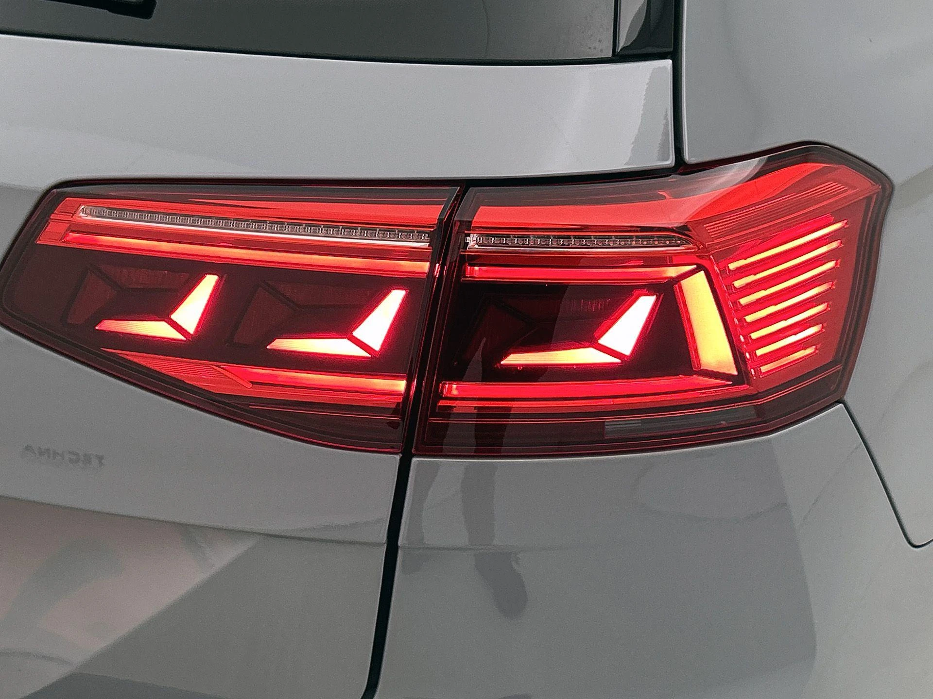 Volkswagen-Passat-image-29