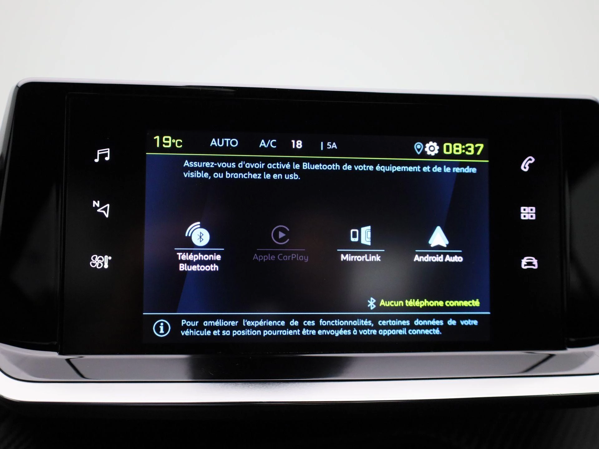 Peugeot-e-2008-image-18