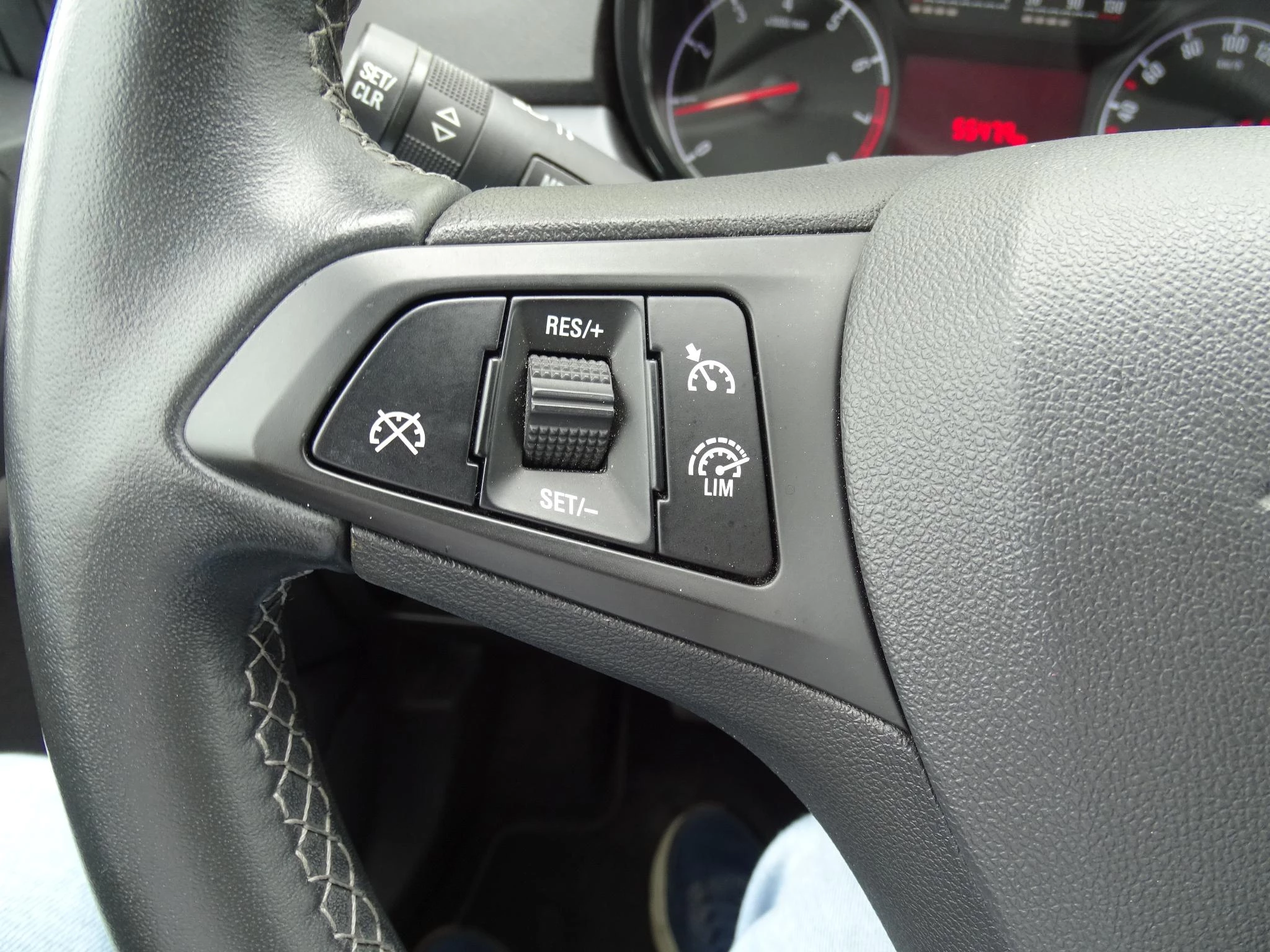 Opel Corsa 1.2 120 Years edition