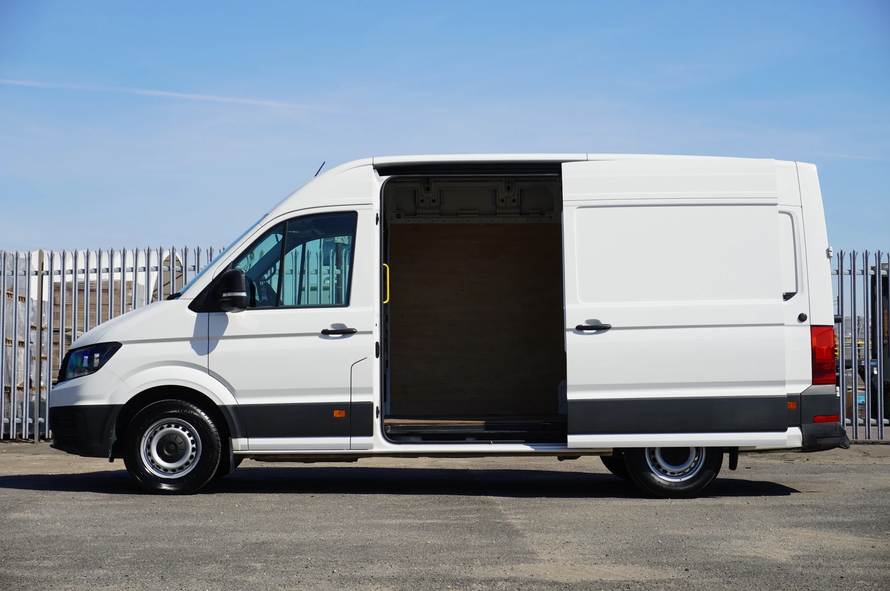 Volkswagen-Crafter-image-27