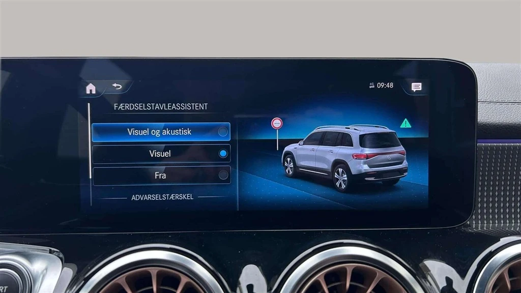 Mercedes-Benz-EQB-image-18