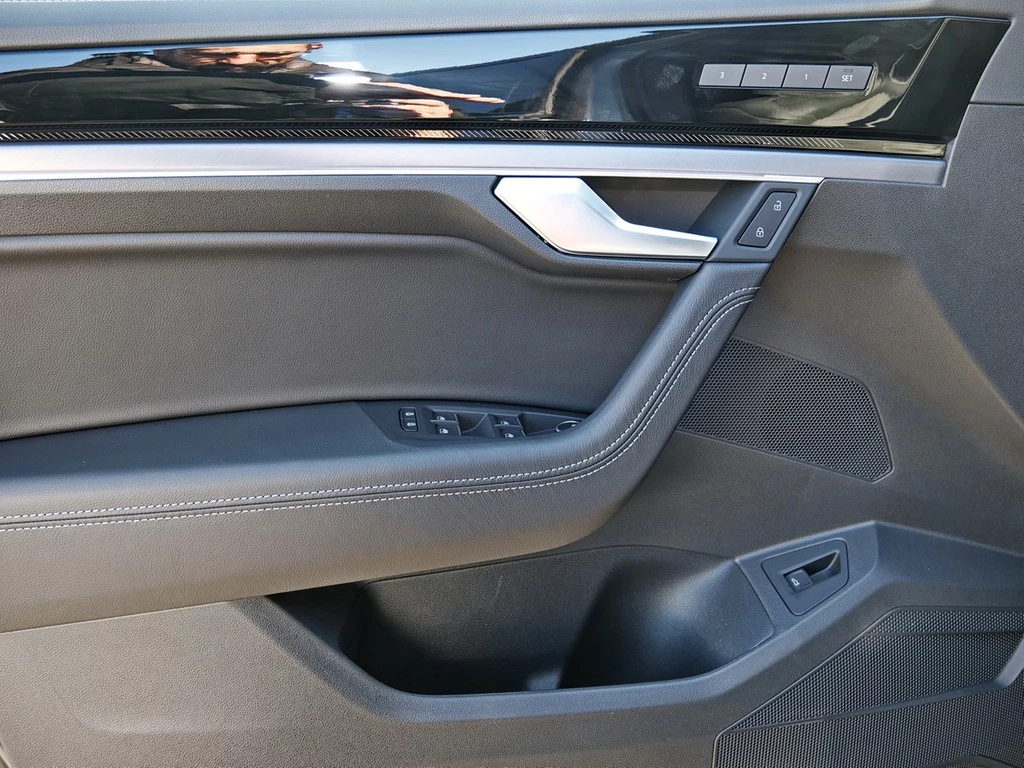 Volkswagen-Touareg-image-15