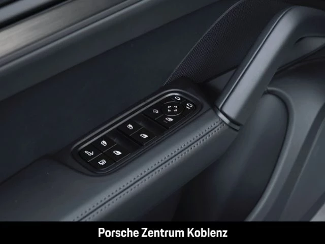 Porsche Cayenne E-Hybrid Coupe Black Edition black edition