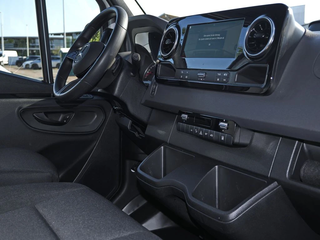 Mercedes-Benz-Sprinter 317-image-9