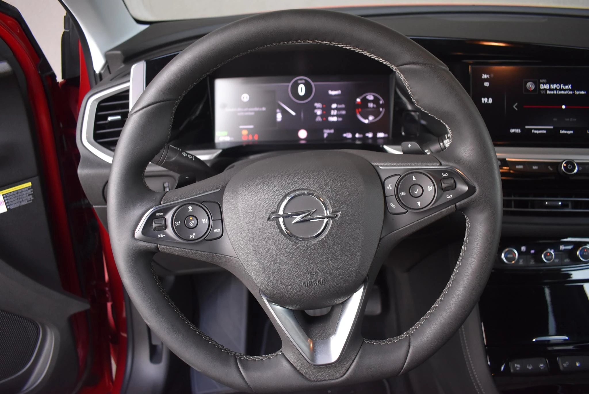 Opel-Grandland-image-22