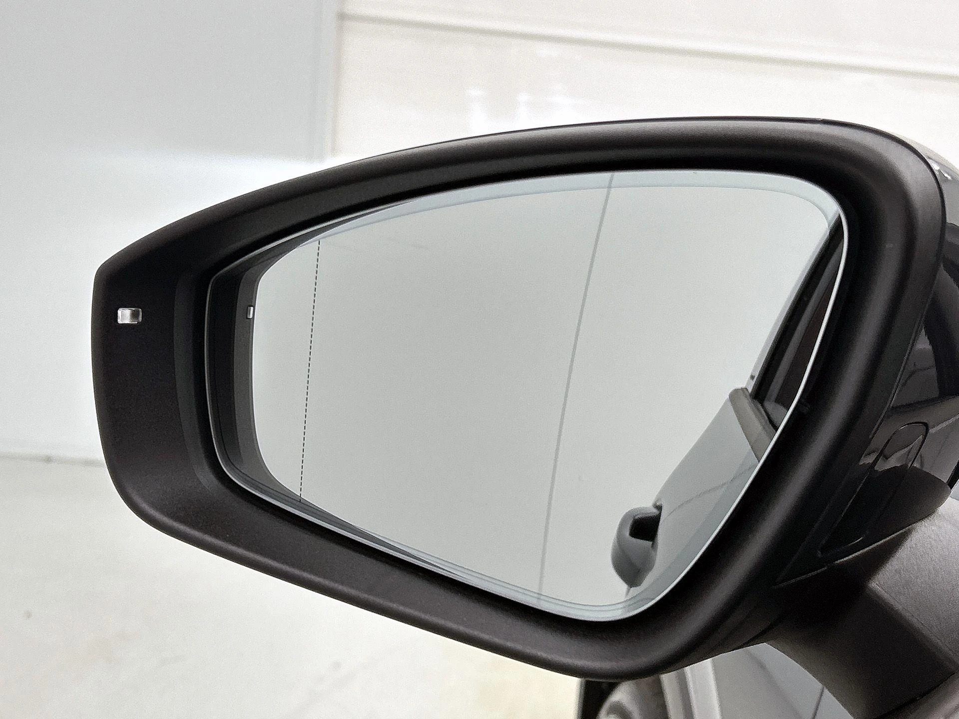 Volkswagen-Tiguan-image-23