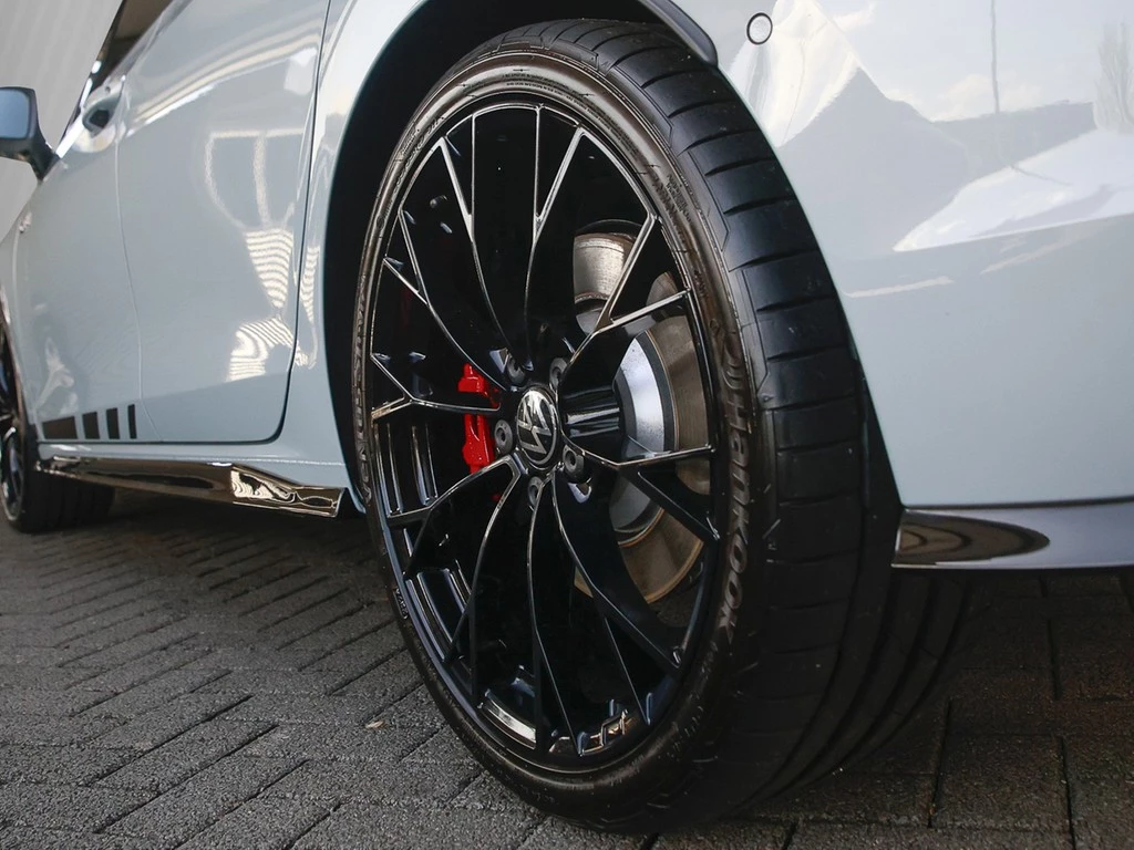 Volkswagen Golf GTI Clubsport 2.0 TSI DSG Akrapovic, 270km/h, IQ.Light, Pano., 360°Kam., ACC, 19"Alu.,