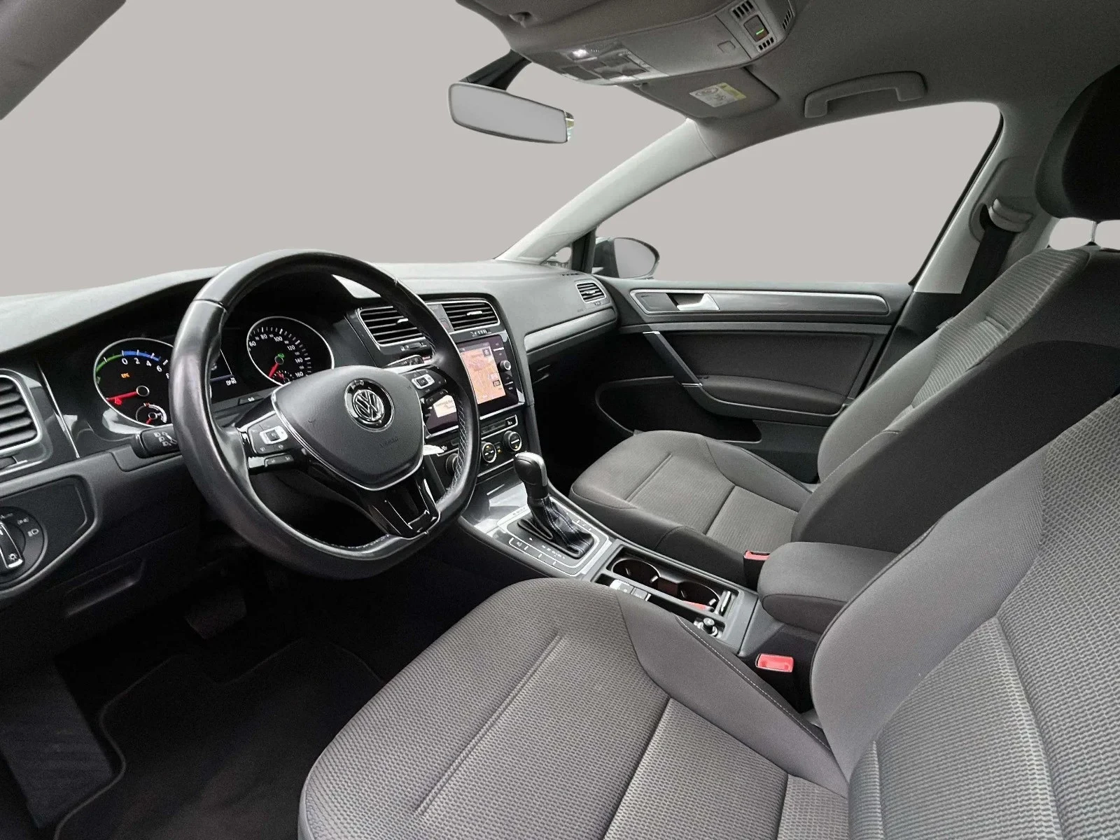 Volkswagen-e-Golf-image-10