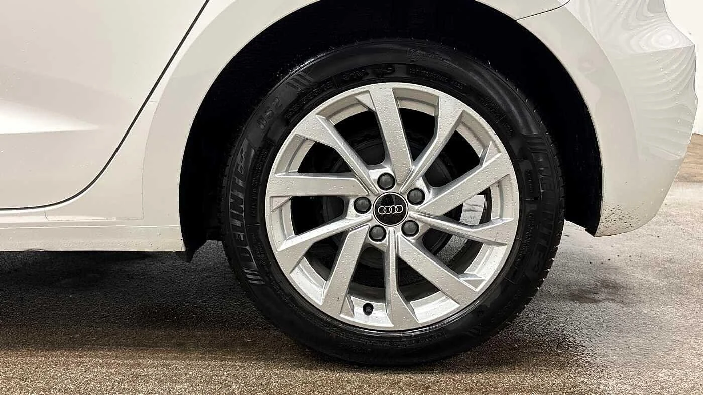 Audi-A1 Sportback-image-4