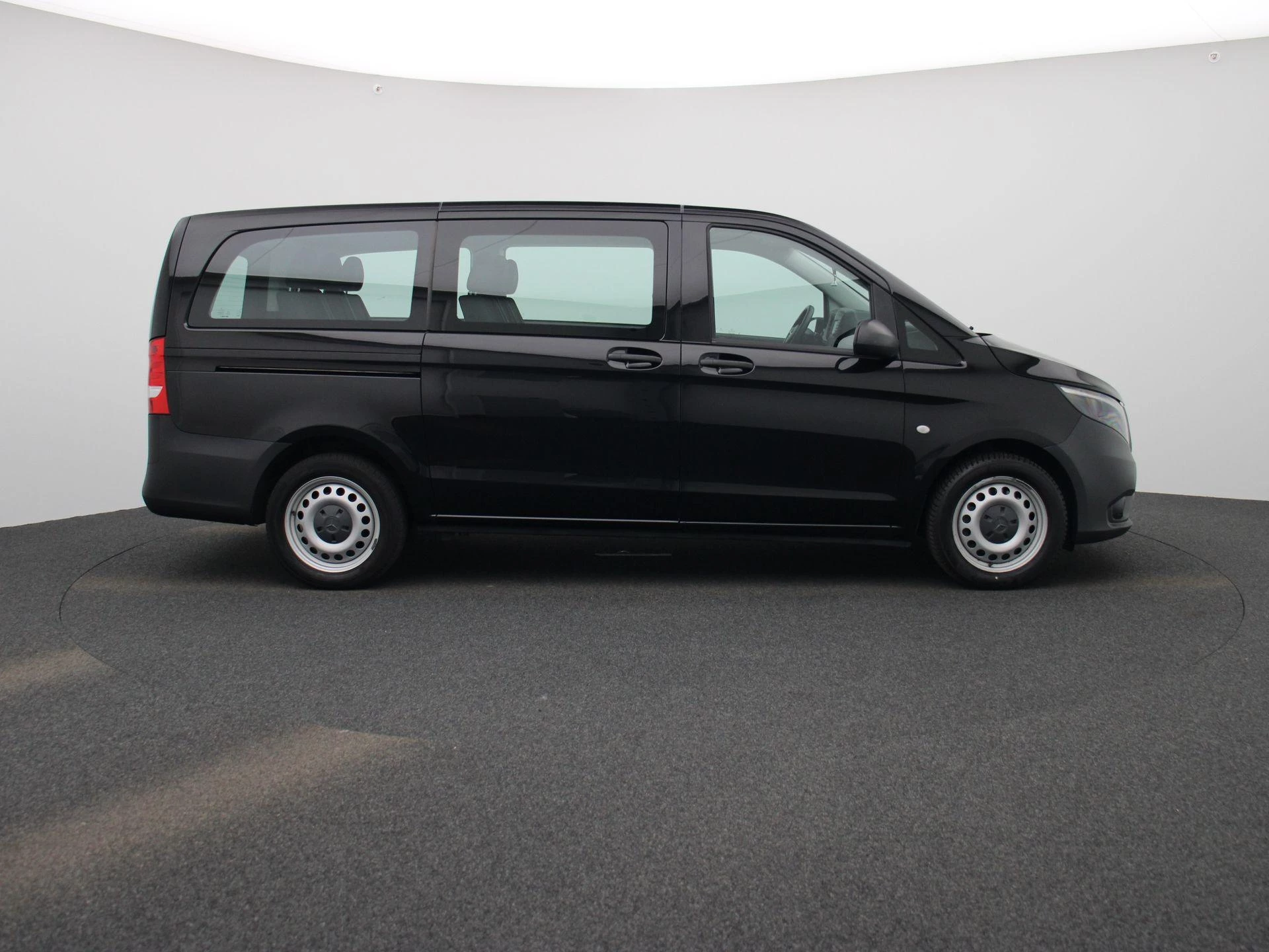 Mercedes-Benz-Vito-image-6