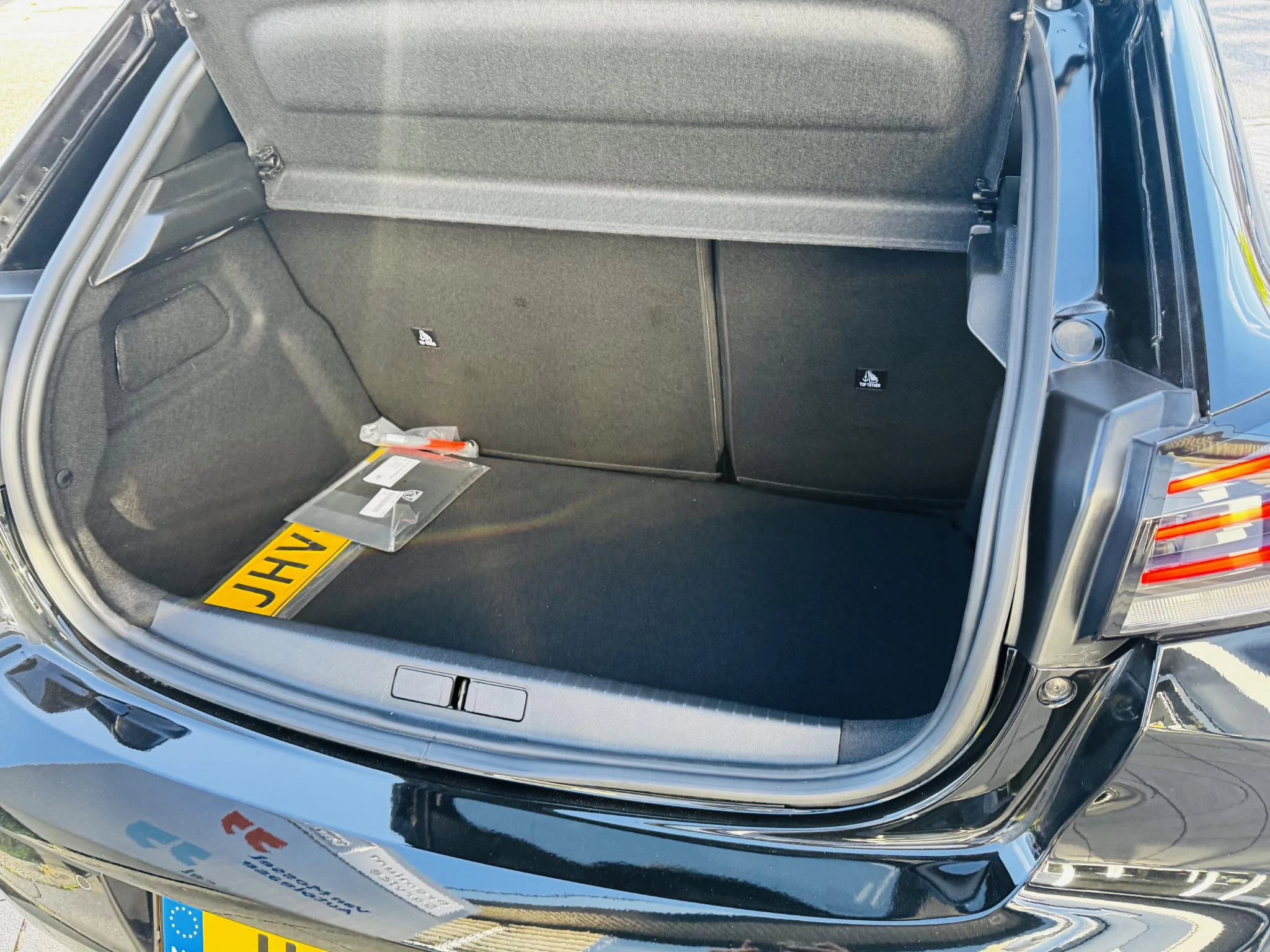 Peugeot-208-image-23