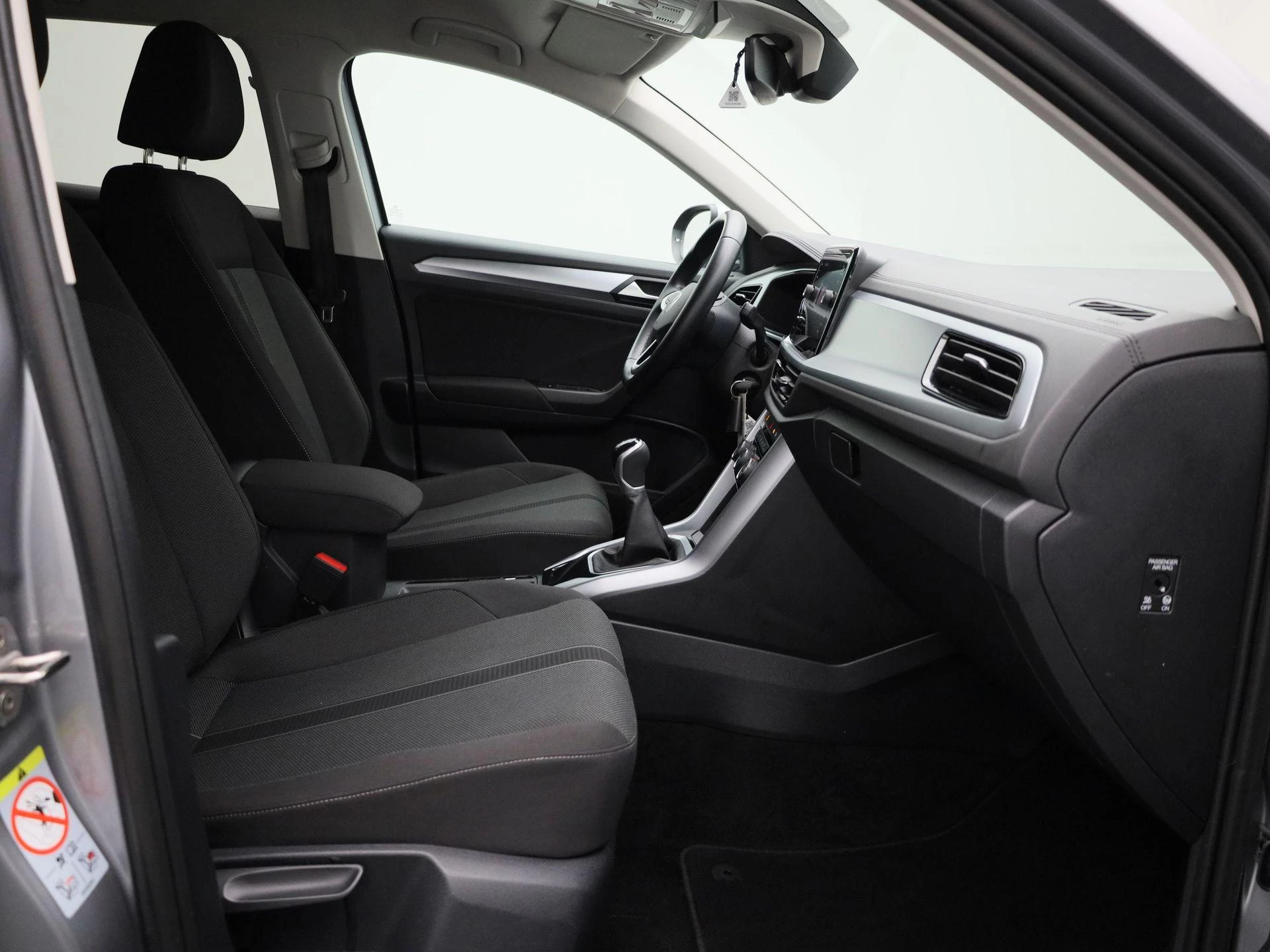 Volkswagen-T-Roc-image-32