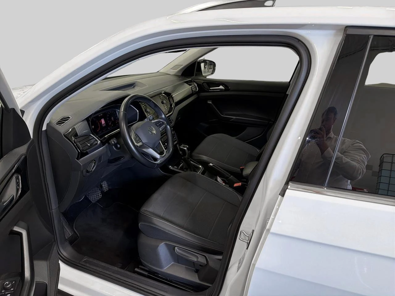 Volkswagen-T-Cross-image-7