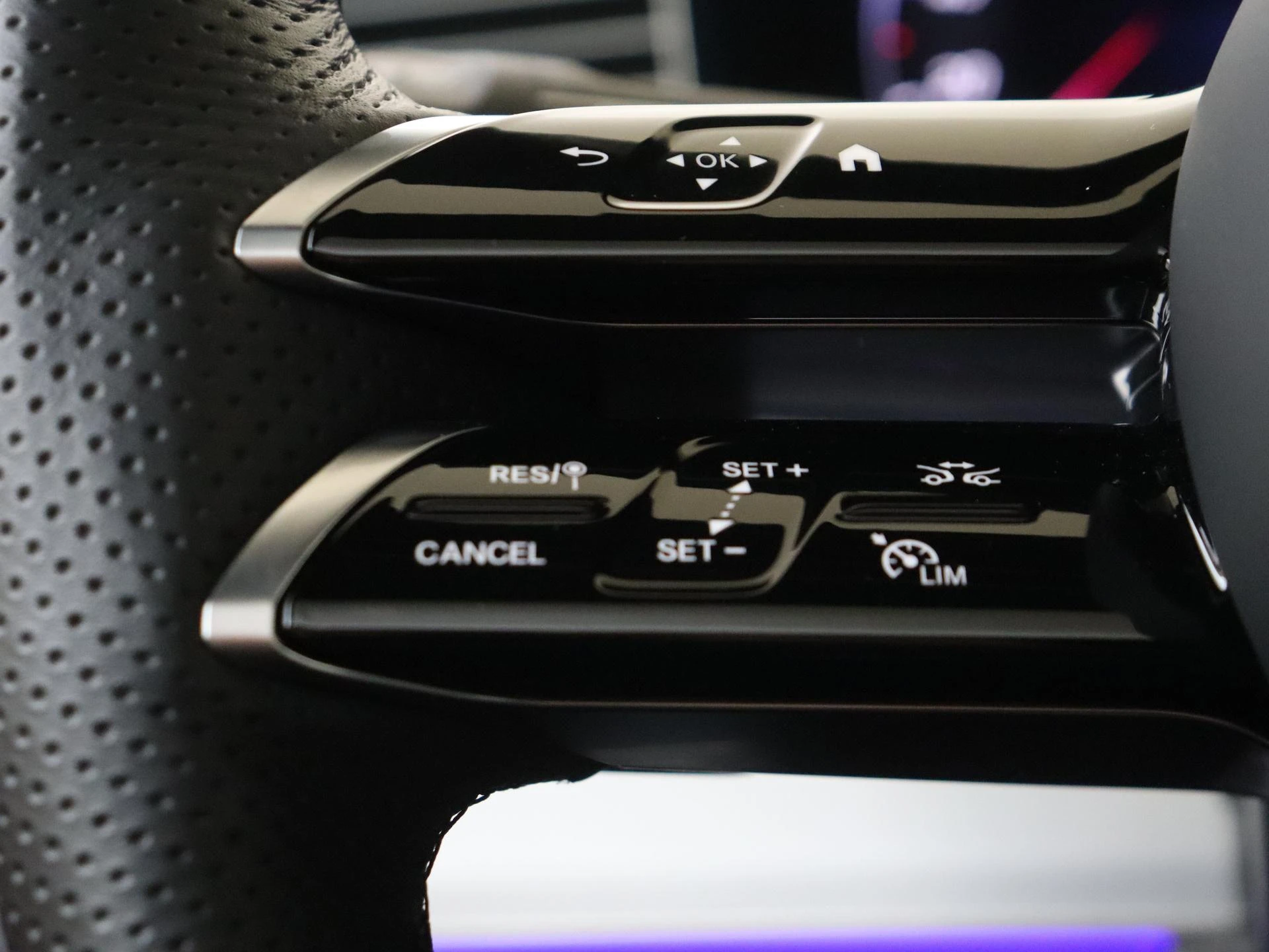 Mercedes-Benz-GLE-image-11