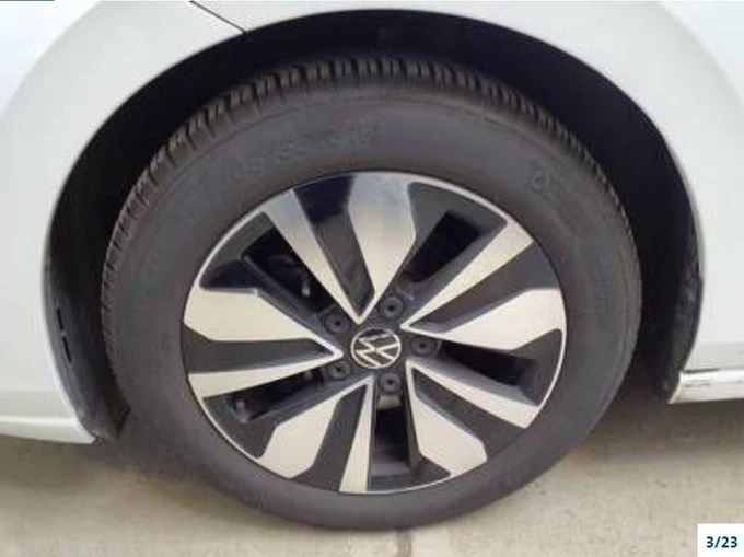 Volkswagen Golf VIII 1.5 eTSI DSG Goal IQ Light, AHK, Navi
