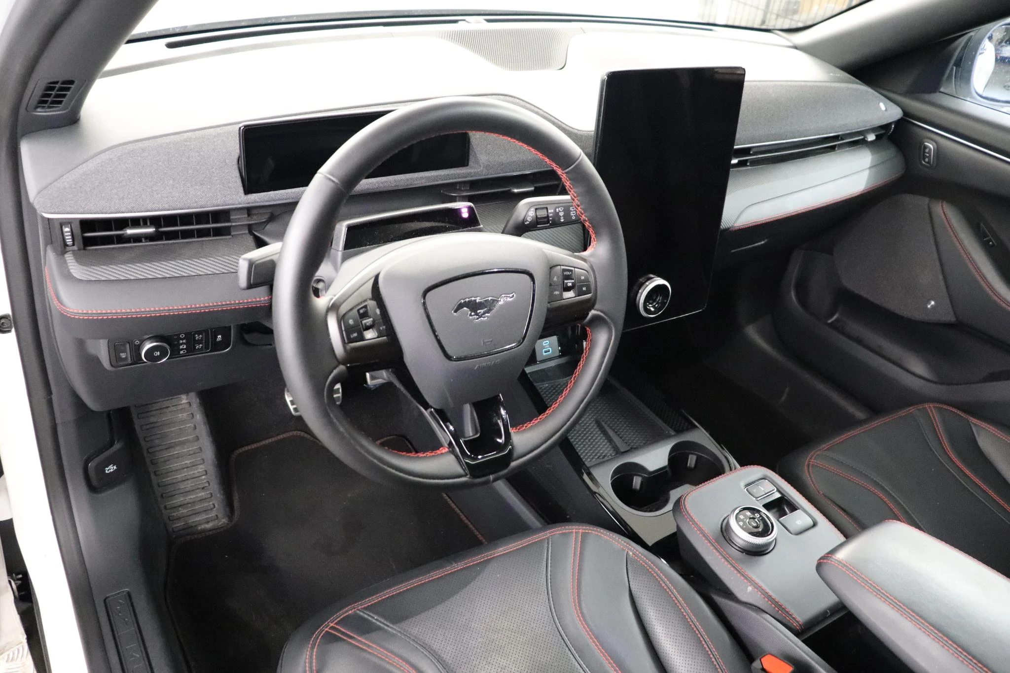 Ford Mustang Mach-E Ford Mustang Mach-E (5-d) 91kWh 216kW Extended