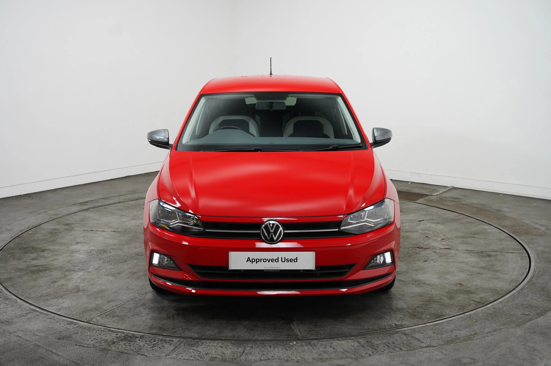 Volkswagen-Polo-image-30