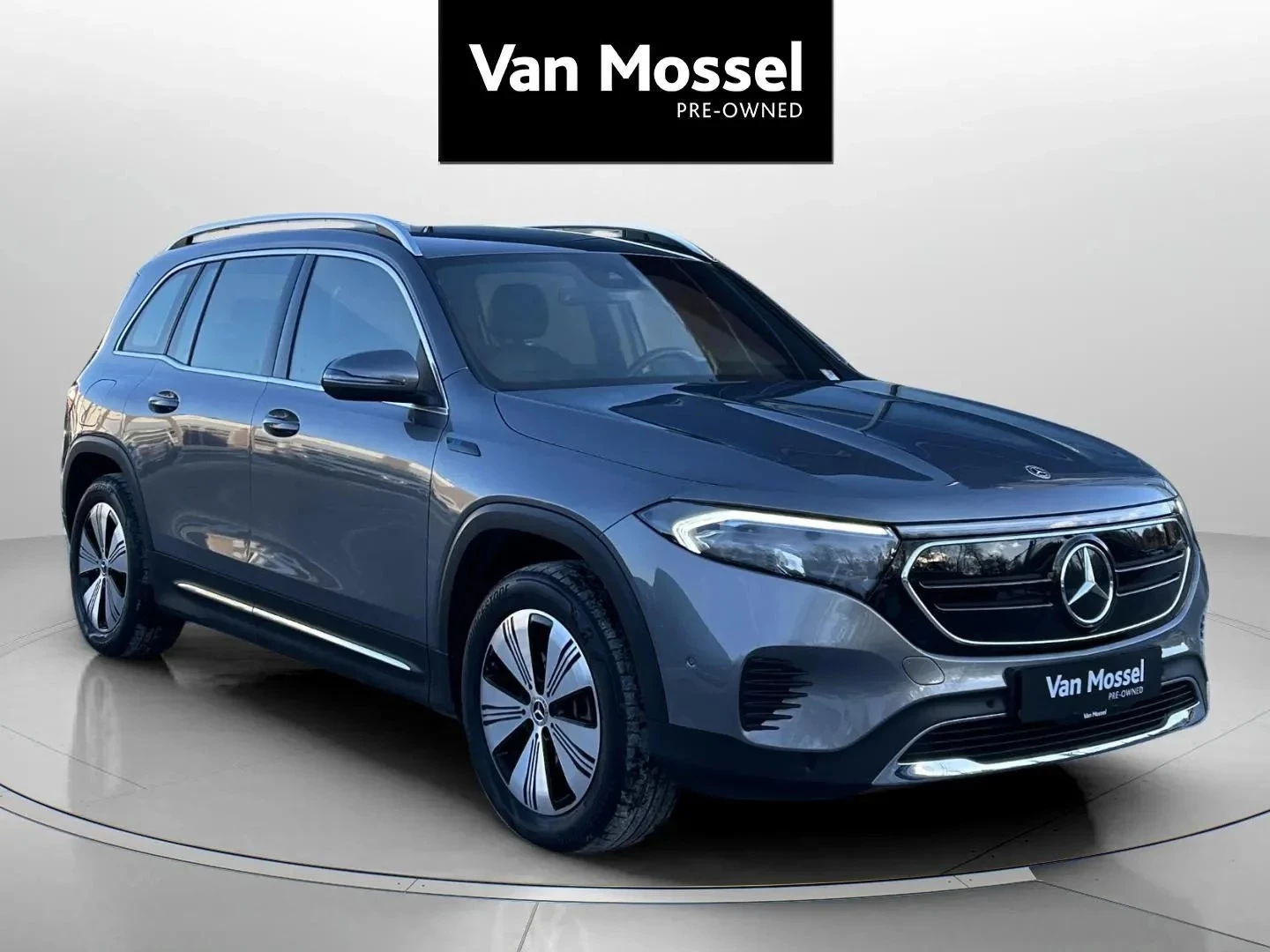 Mercedes-Benz-EQB-image-2