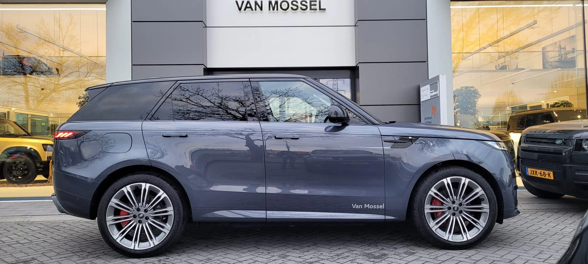 Land Rover-Range Rover Sport-image-3