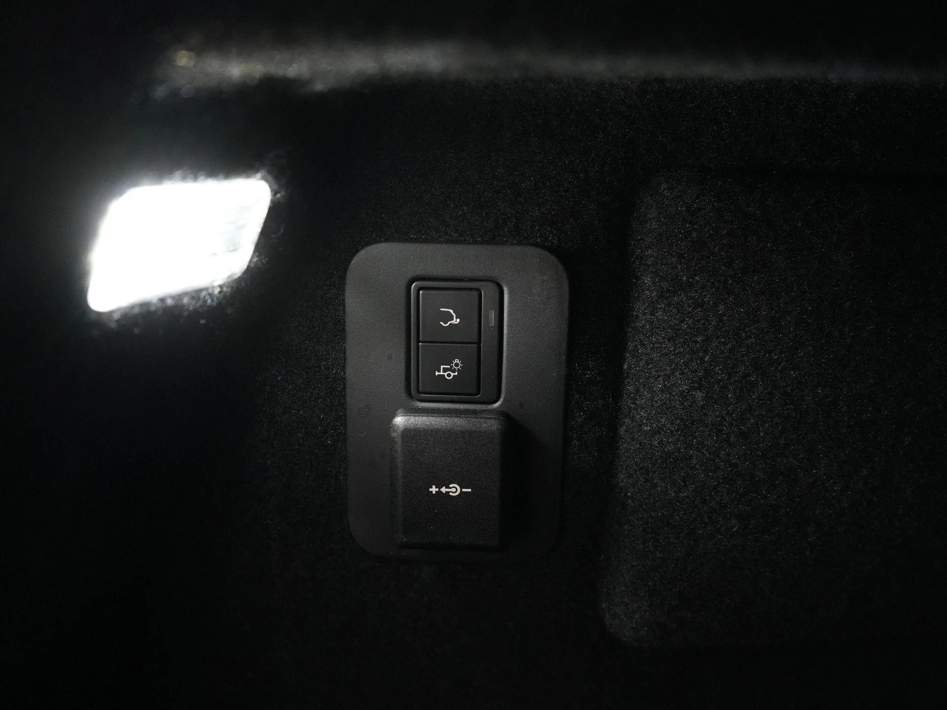 Land Rover-Range Rover Evoque-image-46